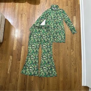 Matching set size medium top large pants